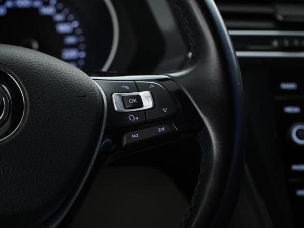 Volkswagen Tiguan II с пробегом 2018 года, цена 2 149 046 рублей, 207992 км, внедорожник, Автокод Объявления