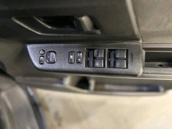 Toyota Voxy II (R70) с пробегом 2009 года, цена 1 099 000 рублей, 292029 км, минивэн, Автокод Объявления