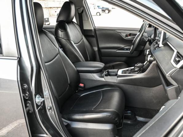 Toyota RAV4 V (XA50) с пробегом 2021 года, цена 3 824 000 рублей, 31987 км, внедорожник, Автокод Объявления