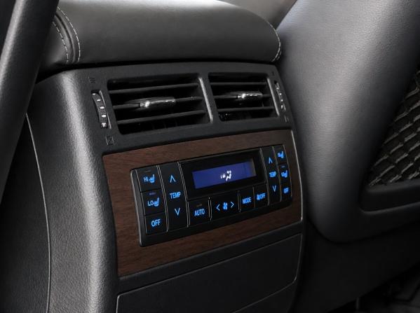 Toyota Land Cruiser 200 Series Рестайлинг 2 с пробегом 2019 года, цена 10 699 000 рублей, 33598 км, внедорожник, Автокод Объявления