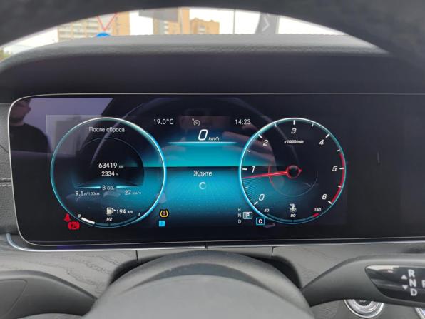Mercedes-Benz E-Класс V (W213 S213 C238) Рестайлинг с пробегом 2021 года, цена 5 300 000 рублей, 65672 км, седан, Автокод Объявления