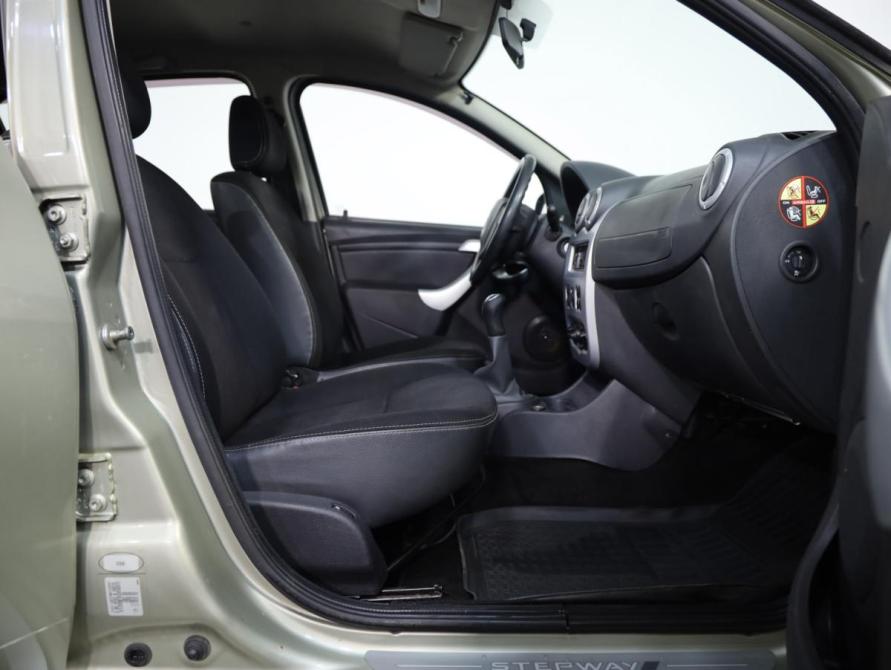 Renault Sandero I Санкт-Петербург  - изображение 18