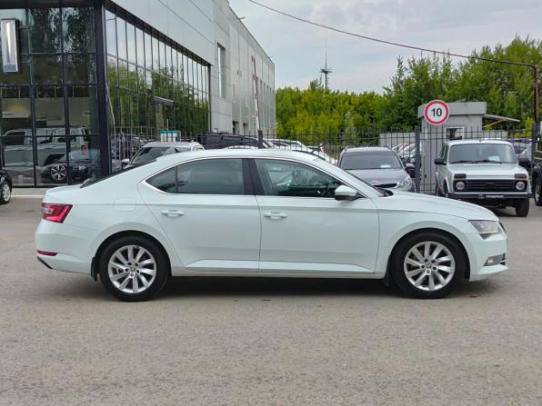 Skoda Superb III с пробегом 2016 года, цена 1 580 000 рублей, 247892 км, лифтбек, Автокод Объявления