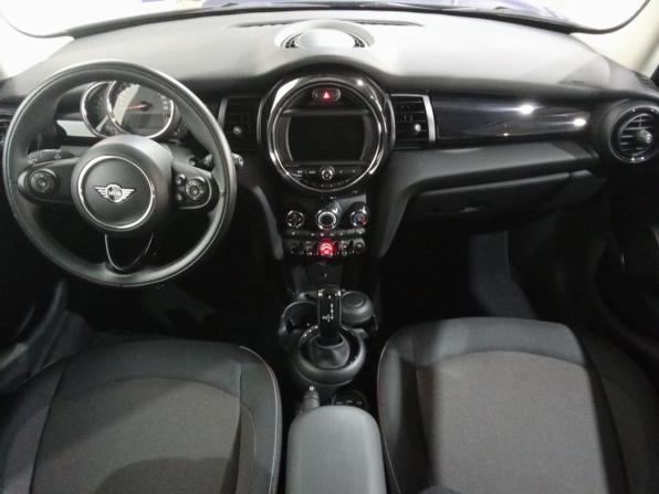 Mini Hatch III (F55/F56) Рестайлинг с пробегом 2020 года, цена 2 415 000 рублей, 12600 км, хэтчбек, Автокод Объявления