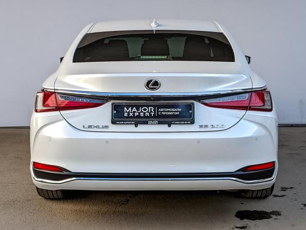 Lexus ES VII Рестайлинг с пробегом 2023 года, цена 4 525 000 рублей, 25601 км, седан, Автокод Объявления
