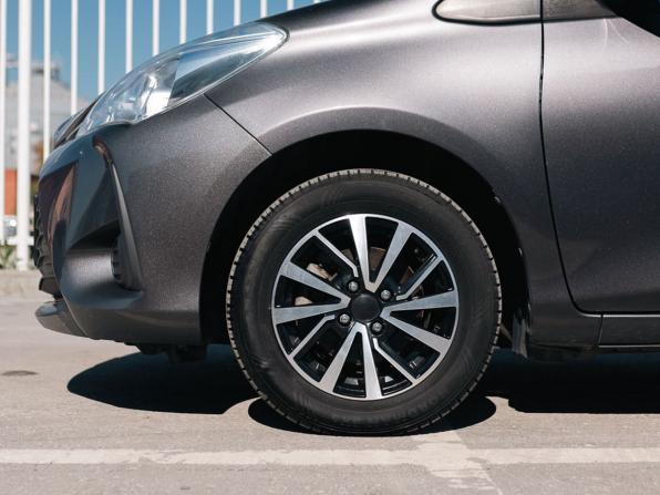 Toyota Vitz III (XP130) Рестайлинг 2 с пробегом 2017 года, цена 950 000 рублей, 76000 км, хэтчбек, Автокод Объявления