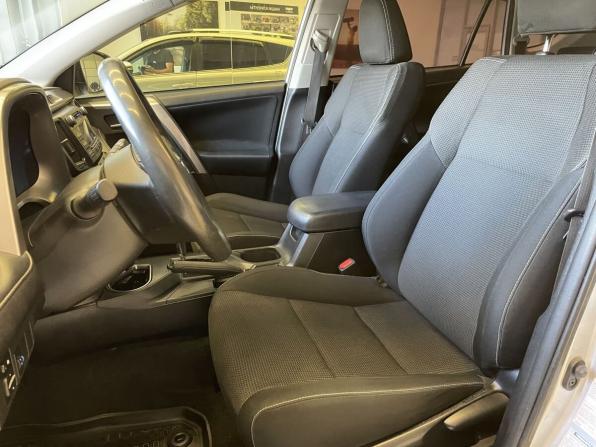 Toyota RAV4 IV (XA40) Рестайлинг с пробегом 2017 года, цена 2 330 000 рублей, 151000 км, внедорожник, Автокод Объявления