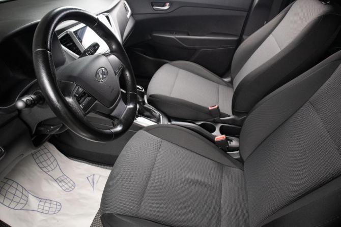 Hyundai Solaris II с пробегом 2017 года, цена 1 259 000 рублей, 112232 км, седан, Автокод Объявления