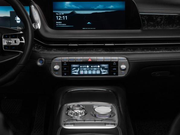 Genesis G90 II с пробегом 2022 года, цена 10 990 000 рублей, 33604 км, седан, Автокод Объявления