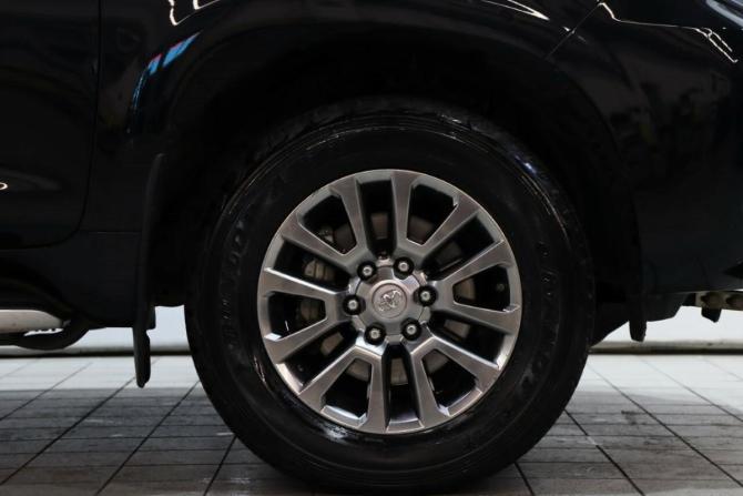 Toyota Land Cruiser Prado 150 Series Рестайлинг 2 с пробегом 2018 года, цена 6 000 000 рублей, 111252 км, внедорожник, Автокод Объявления