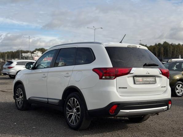 Mitsubishi Outlander III Рестайлинг 2 с пробегом 2015 года, цена 1 295 000 рублей, 275000 км, внедорожник, Автокод Объявления