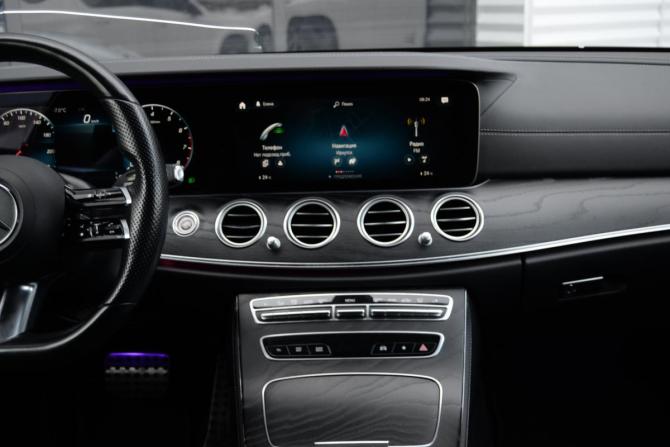 Mercedes-Benz E-Класс V (W213 S213 C238) Рестайлинг с пробегом 2021 года, цена 4 700 000 рублей, 68512 км, седан, Автокод Объявления