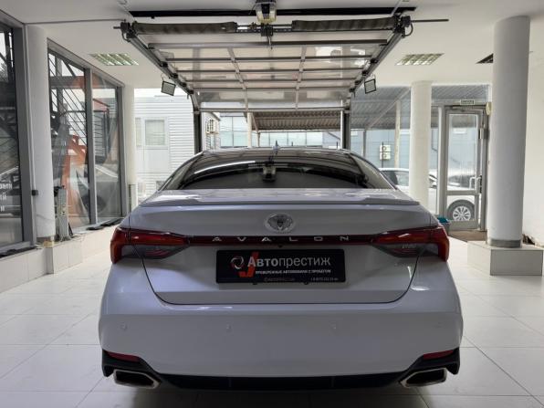 Toyota Avalon V с пробегом 2022 года, цена 3 190 000 рублей, 56000 км, седан, Автокод Объявления