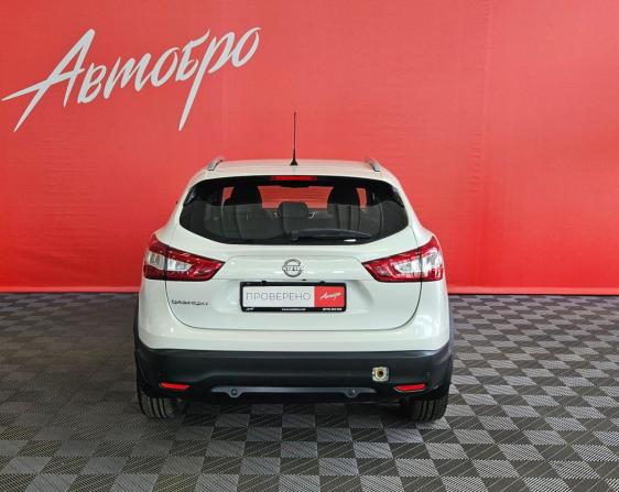 Nissan Qashqai II с пробегом 2016 года, цена 1 675 000 рублей, 83126 км, внедорожник, Автокод Объявления