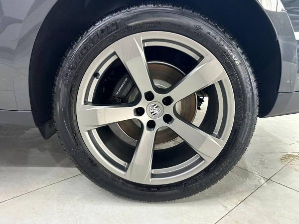Новый Porsche Macan I Рестайлинг 2 2025 года, цена 9 949 000 рублей, внедорожник, Автокод Объявления