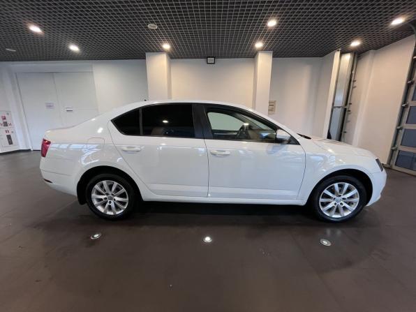 Skoda Octavia III (A7) Рестайлинг с пробегом 2017 года, цена 1 550 000 рублей, 185851 км, лифтбек, Автокод Объявления