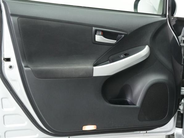 Toyota Prius III Рестайлинг (XW30) с пробегом 2013 года, цена 1 170 000 рублей, 180984 км, лифтбек, Автокод Объявления