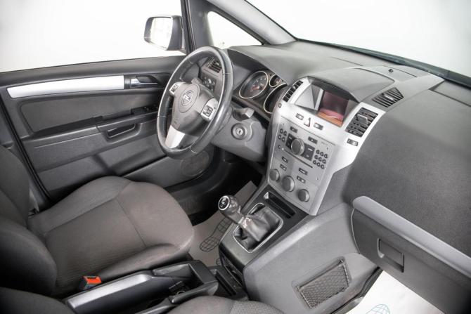 Opel Zafira B Рестайлинг с пробегом 2011 года, цена 799 000 рублей, 270000 км, компактвэн, Автокод Объявления