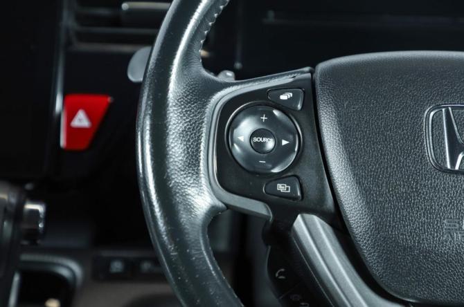 Honda Stepwgn V Рестайлинг с пробегом 2017 года, цена 2 009 000 рублей, 145000 км, минивэн, Автокод Объявления
