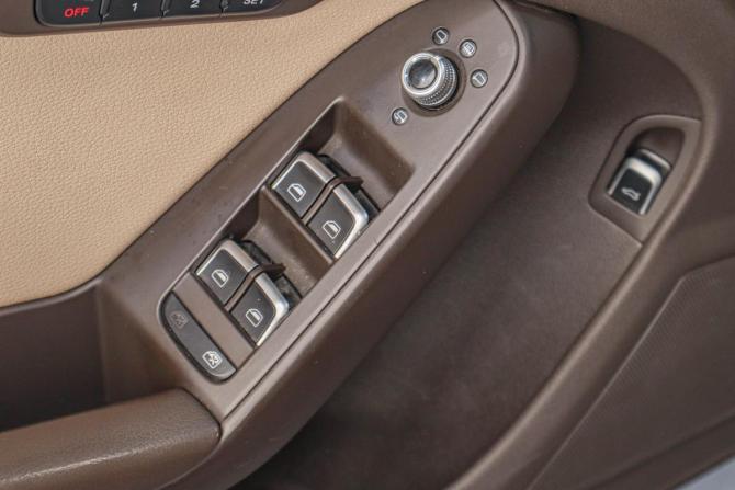 Audi A4 IV (B8) Рестайлинг с пробегом 2014 года, цена 1 579 000 рублей, 387120 км, универсал, Автокод Объявления