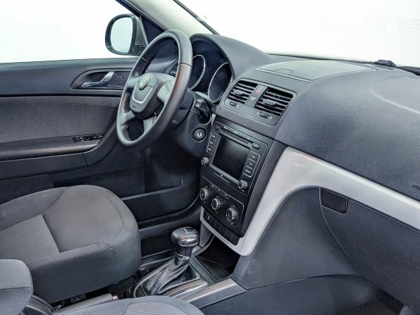 Skoda Yeti I с пробегом 2012 года, цена 799 000 рублей, 135072 км, внедорожник, Автокод Объявления