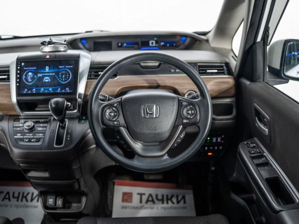 Honda Freed II Рестайлинг с пробегом 2021 года, цена 1 700 000 рублей, 71799 км, компактвэн, Автокод Объявления