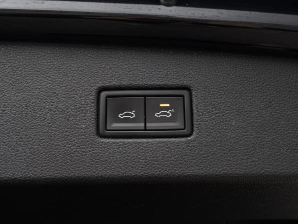 Volkswagen Tiguan II Рестайлинг с пробегом 2021 года, цена 3 840 000 рублей, 59745 км, внедорожник, Автокод Объявления