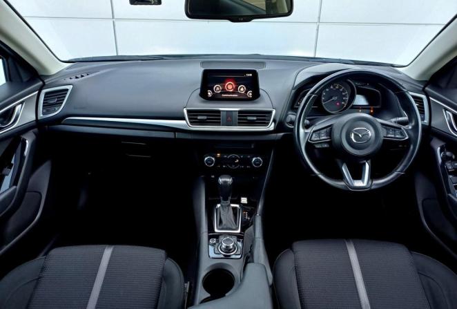 Mazda 3 III (BM) Рестайлинг с пробегом 2018 года, цена 1 744 000 рублей, 124108 км, седан, Автокод Объявления