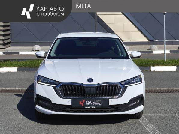 Skoda Octavia IV (A8) с пробегом 2021 года, цена 2 391 000 рублей, 53798 км, лифтбек, Автокод Объявления