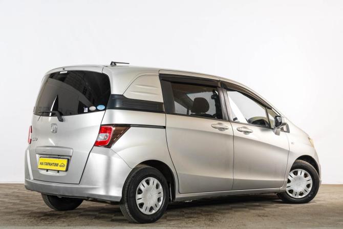 Honda Freed I с пробегом 2010 года, цена 1 159 000 рублей, 86000 км, компактвэн, Автокод Объявления