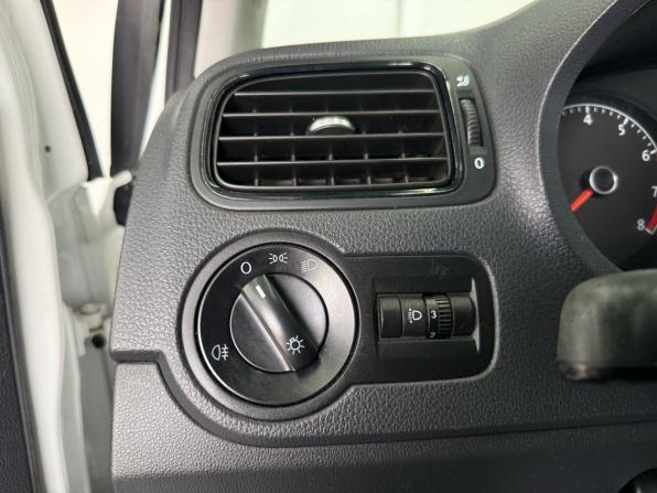 Volkswagen Polo V Рестайлинг с пробегом 2017 года, цена 739 000 рублей, 142788 км, седан, Автокод Объявления