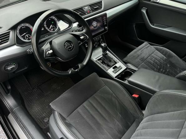 Skoda Superb III Рестайлинг с пробегом 2021 года, цена 2 099 000 рублей, 139031 км, лифтбек, Автокод Объявления