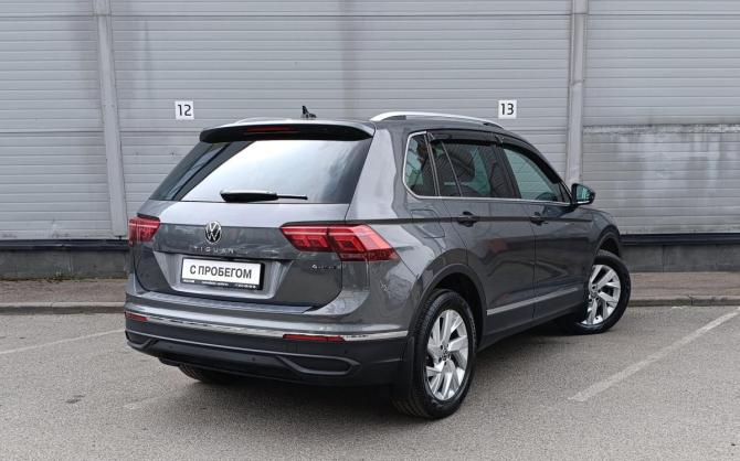 Volkswagen Tiguan II Рестайлинг с пробегом 2021 года, цена 3 529 000 рублей, 51356 км, внедорожник, Автокод Объявления