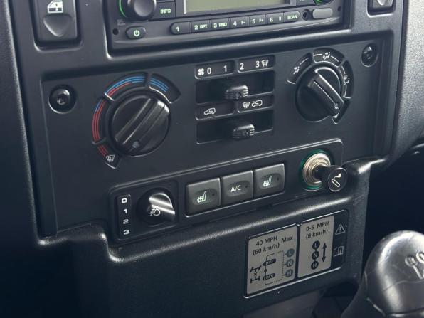Land Rover Defender I Рестайлинг с пробегом 2013 года, цена 2 540 000 рублей, 132069 км, внедорожник, Автокод Объявления