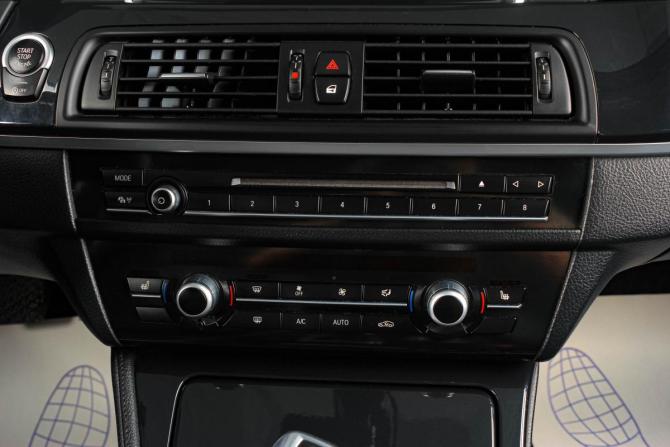 BMW 5 серии VI (F10/F11/F07) Рестайлинг с пробегом 2015 года, цена 1 629 000 рублей, 330000 км, седан, Автокод Объявления