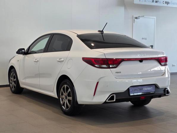 Kia Rio IV Рестайлинг с пробегом 2022 года, цена 1 755 000 рублей, 108175 км, седан, Автокод Объявления