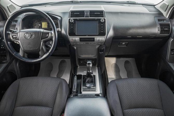 Toyota Land Cruiser Prado 150 Series Рестайлинг 2 с пробегом 2018 года, цена 4 799 000 рублей, 117000 км, внедорожник, Автокод Объявления