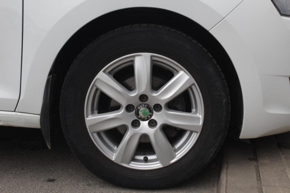Skoda Rapid I Рестайлинг Брянск  - изображение 20