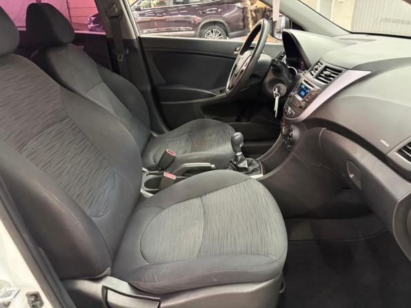 Hyundai Solaris I Рестайлинг с пробегом 2016 года, цена 837 000 рублей, 108960 км, седан, Автокод Объявления