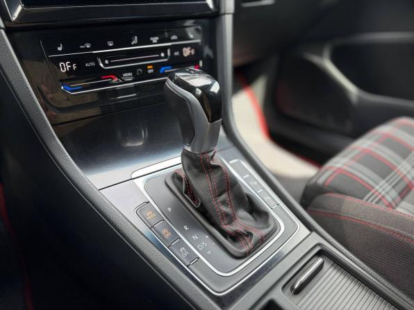 Volkswagen Golf GTI VII с пробегом 2015 года, цена 1 555 000 рублей, 191000 км, хэтчбек, Автокод Объявления
