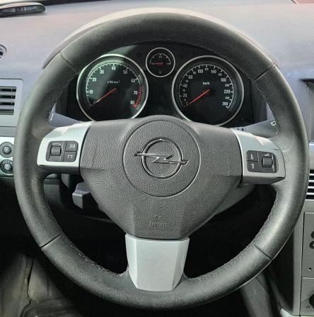 Opel Astra H Рестайлинг с пробегом 2013 года, цена 549 000 рублей, 288000 км, седан, Автокод Объявления