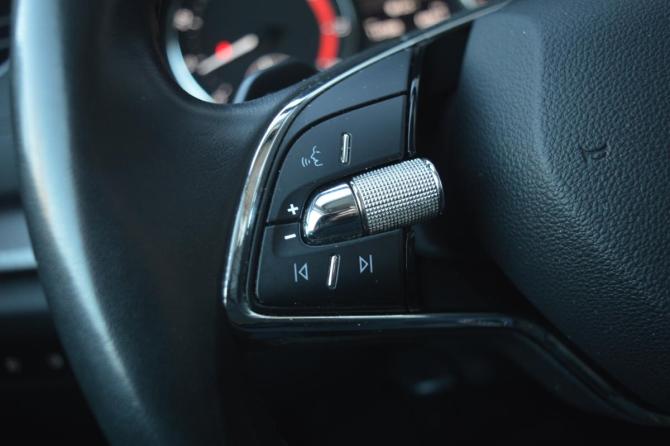 Skoda Octavia IV (A8) с пробегом 2021 года, цена 2 200 000 рублей, 131500 км, лифтбек, Автокод Объявления