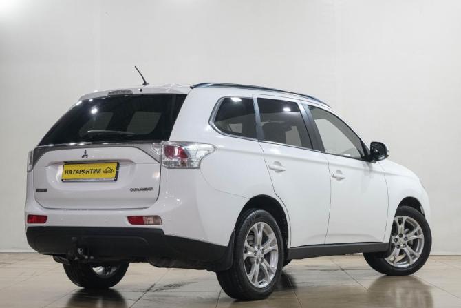 Mitsubishi Outlander III с пробегом 2013 года, цена 1 349 000 рублей, 215600 км, внедорожник, Автокод Объявления
