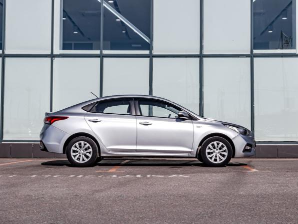 Hyundai Solaris II с пробегом 2017 года, цена 920 000 рублей, 94308 км, седан, Автокод Объявления