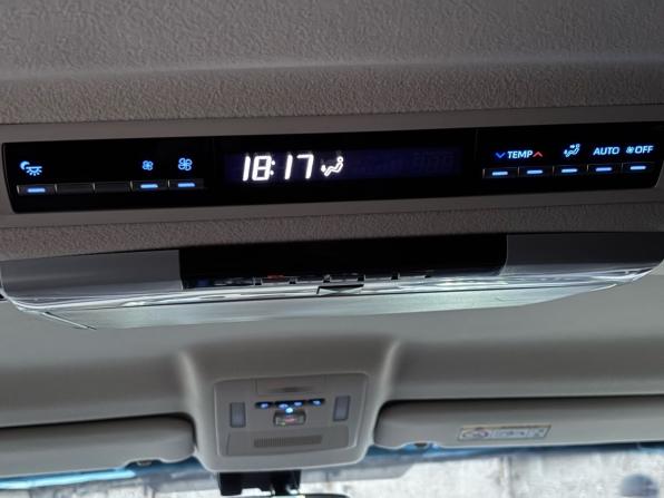 Toyota HiAce H300 с пробегом 2020 года, цена 6 290 000 рублей, 100670 км, минивэн, Автокод Объявления