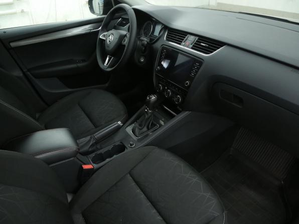Skoda Octavia III (A7) Рестайлинг с пробегом 2019 года, цена 1 515 000 рублей, 213500 км, лифтбек, Автокод Объявления