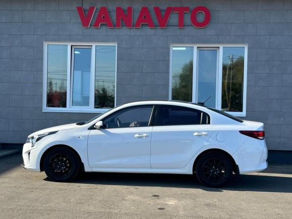 Kia Rio IV Рестайлинг с пробегом 2022 года, цена 1 690 000 рублей, 103120 км, седан, Автокод Объявления
