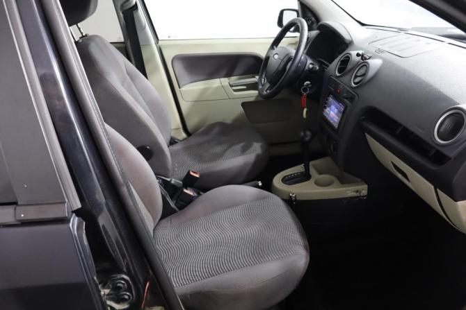 Ford Fusion I Рестайлинг с пробегом 2006 года, цена 349 000 рублей, 189000 км, хэтчбек, Автокод Объявления