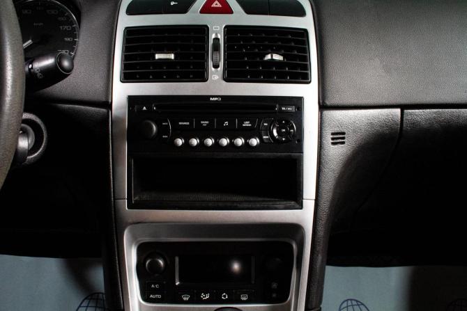 Peugeot 307 I Рестайлинг с пробегом 2007 года, цена 429 000 рублей, 235000 км, хэтчбек, Автокод Объявления
