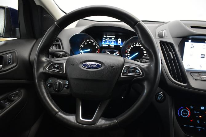 Ford Kuga II Рестайлинг с пробегом 2018 года, цена 1 810 000 рублей, 121583 км, внедорожник, Автокод Объявления